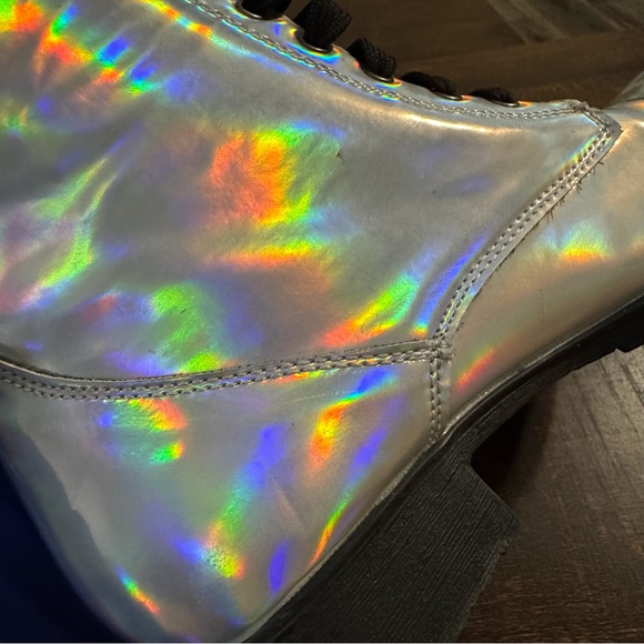 N.Y.L.A. Holographic Silver Iridescent Combat Boots Size 6 - Picture 11 of 11